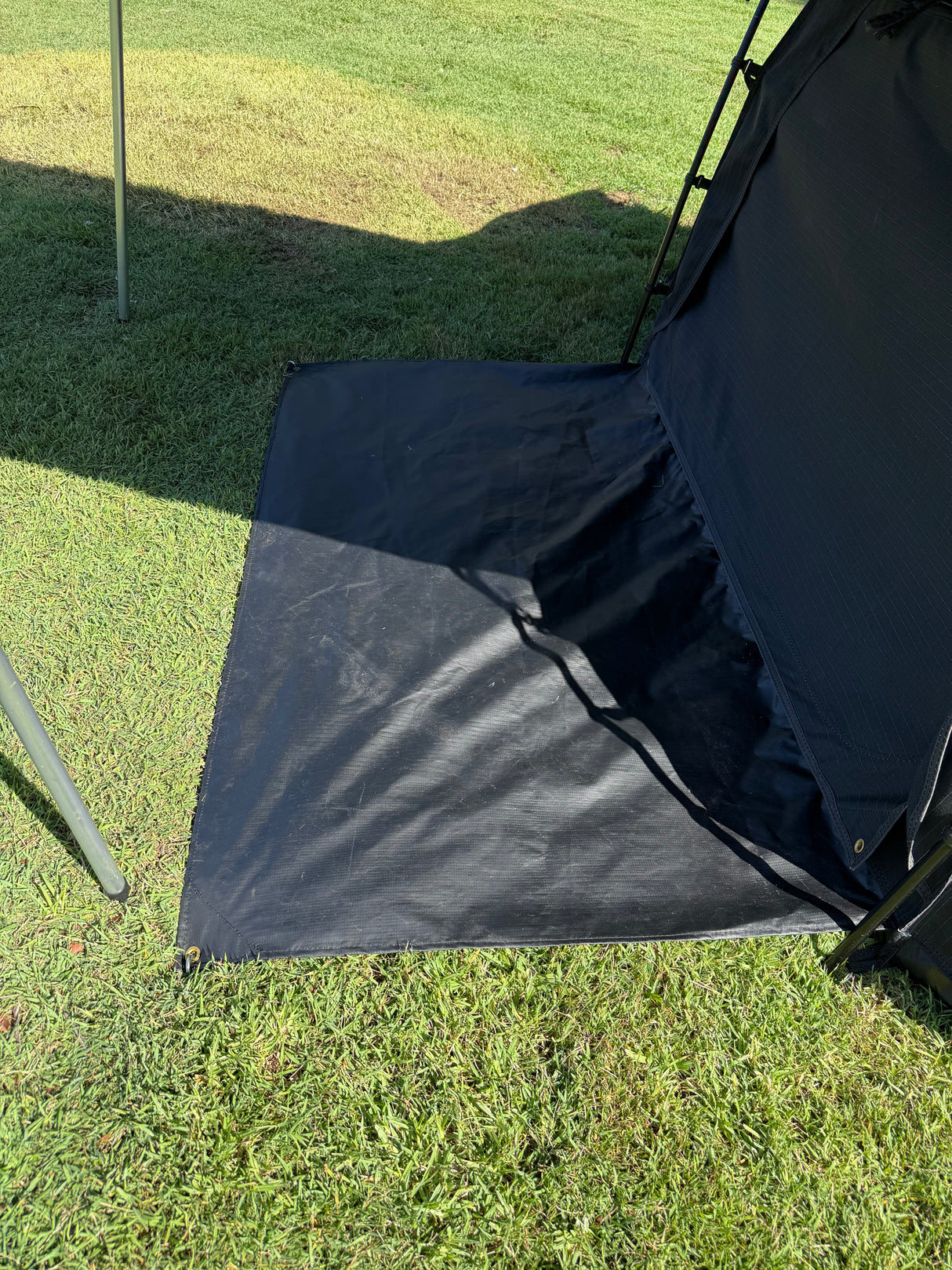 Trail-X Penthouse Xtreme King Swag | No Mattress | Midnight Fly | 12V Light |Carry Bag