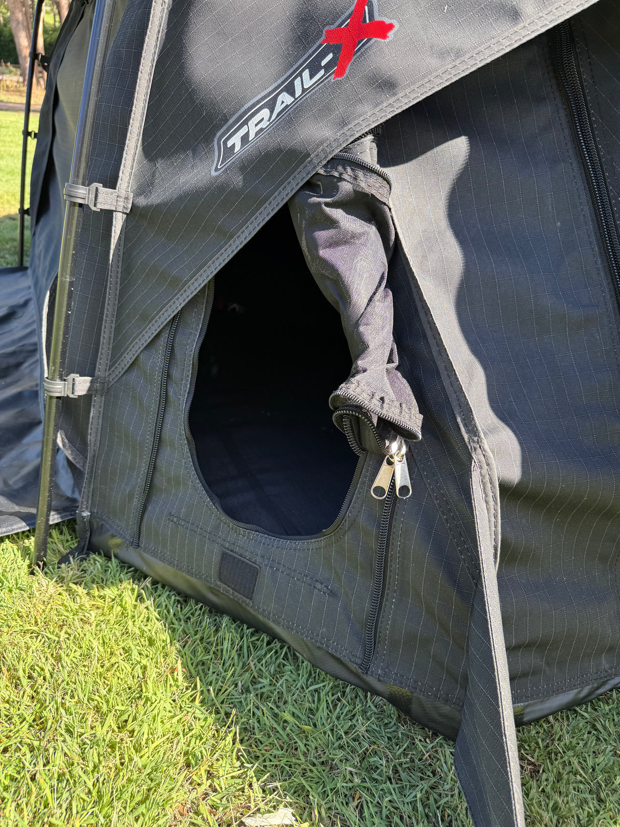 Trail-X Penthouse Xtreme King Swag | No Mattress | Midnight Fly | 12V Light |Carry Bag