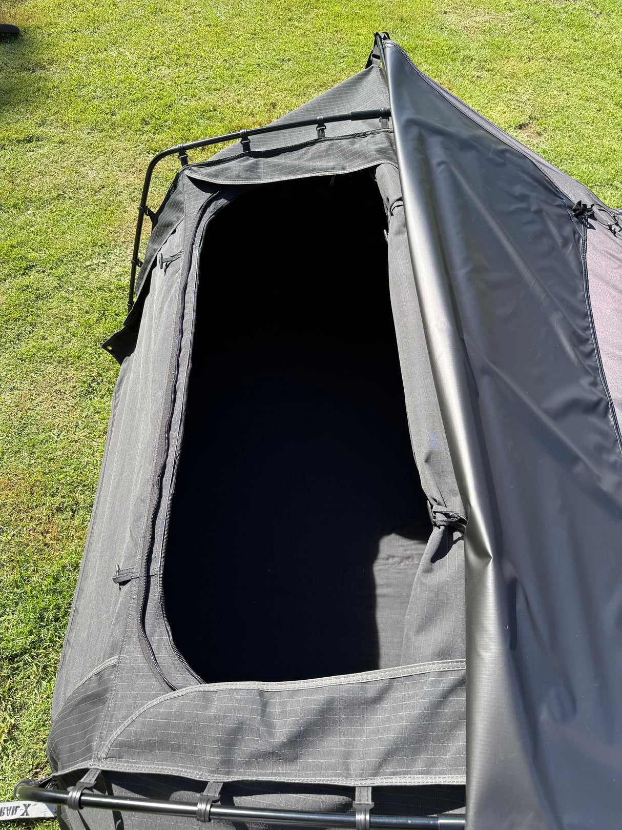 Trail-X Penthouse Xtreme King Swag | No Mattress | Midnight Fly | 12V Light |Carry Bag