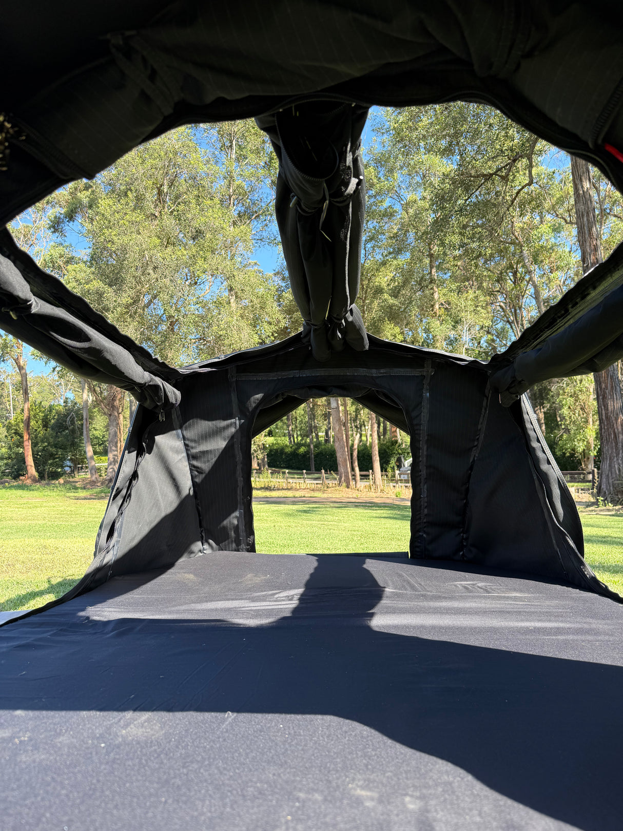 Trail-X Penthouse Xtreme King Swag | No Mattress | Midnight Fly | 12V Light |Carry Bag