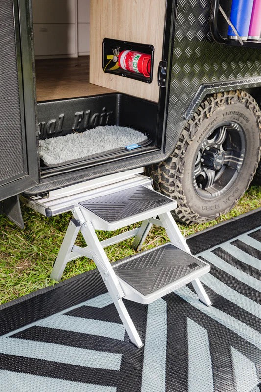 COMPANION CARAVAN LIGHTWEIGHT DOUBLE STEP