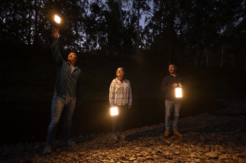 OZTRAIL LUMOS PANEL 2000 CAMP LIGHT