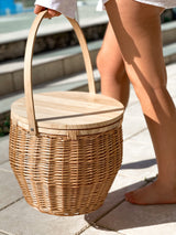 Alohra Hand Made Round Picnic Basket With Bonus 15pce Utensil Kit